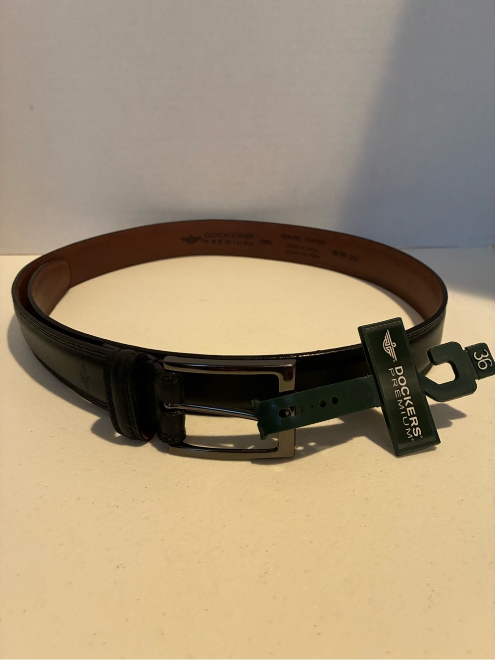 Dockers Men's Black Leather Dress Belt with Gunmetal Buckle Size 36 New with Tag